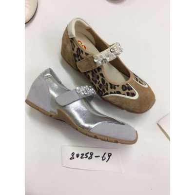 Women's leather shoes