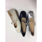 Women's leather shoes