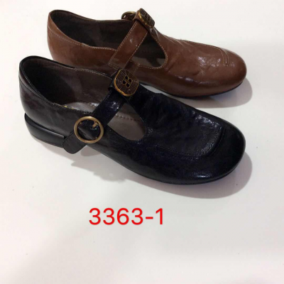 Women's leather shoes