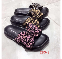 Women's slippers